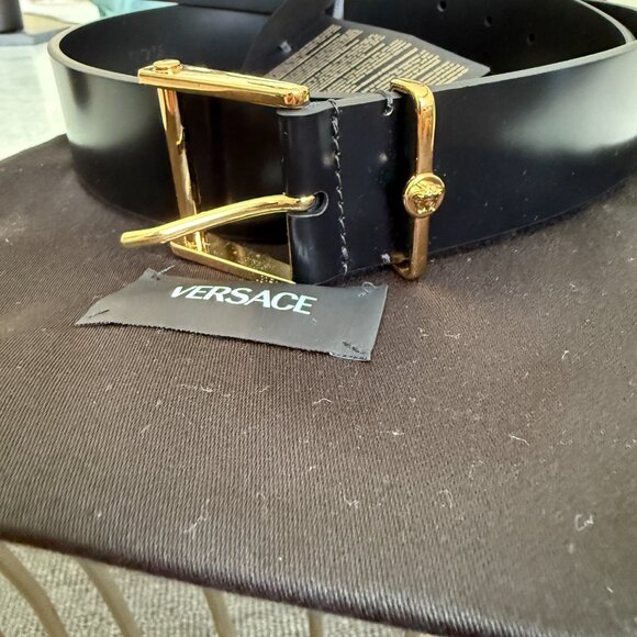 Versace Gold Buckle Black Calf Leather Belt 1011124 Italy, 90, 115, 120 - Picture 2 of 12